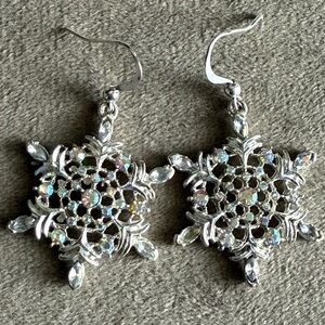 Elegant Silver Snowflake Earrings